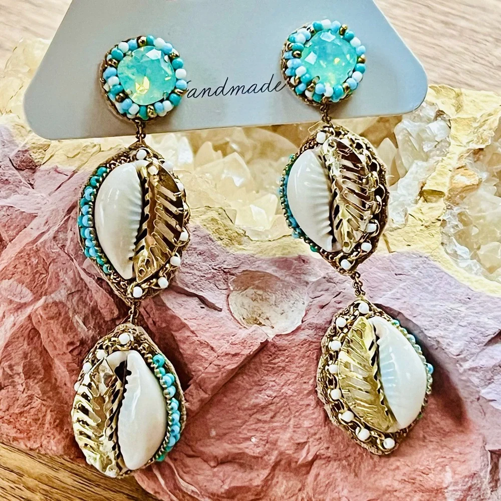 NWT Deepa Gurnani Beaded Crystal Seashell Chandeliers - Picture 10 of 16